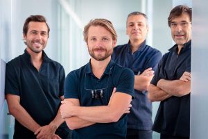 equipe-chirurgiens-odontia